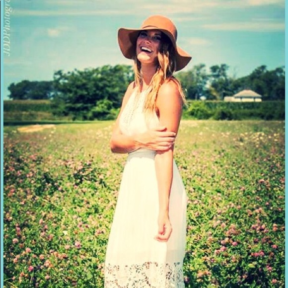 Meet your Posher, Danielle - Picture 1 of 1